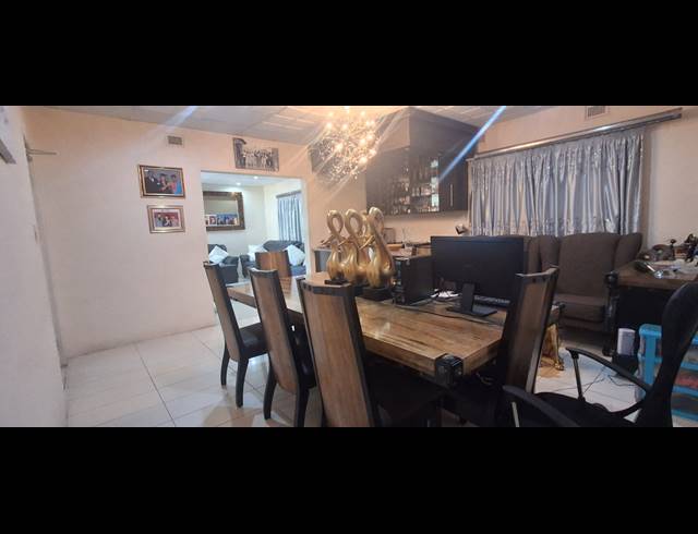 5 BEDROOM FREEHOLD FOR SALE IN STARWOOD